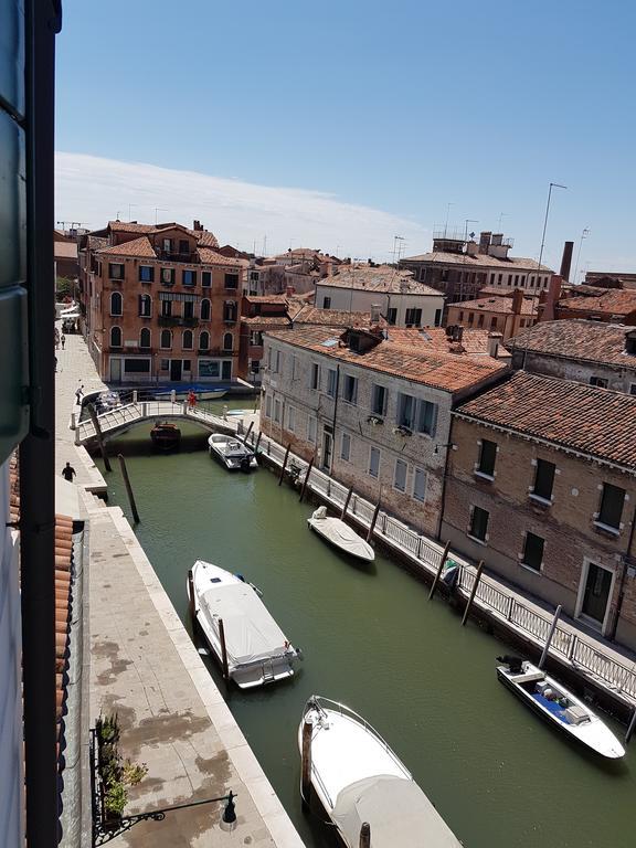 White Attic Angelo Raffaele Apartment Venice Exterior photo