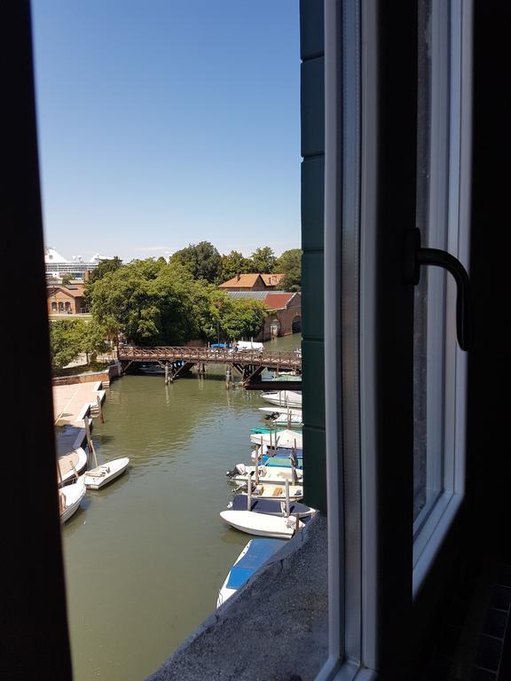 White Attic Angelo Raffaele Apartment Venice Exterior photo